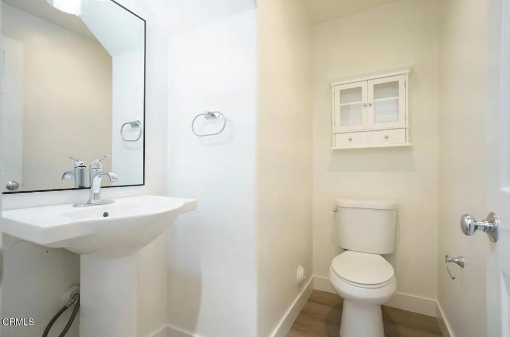 27285 Blue Spruce Place Valencia, CA 91354