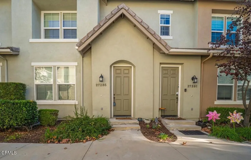 27285 Blue Spruce Place Valencia, CA 91354