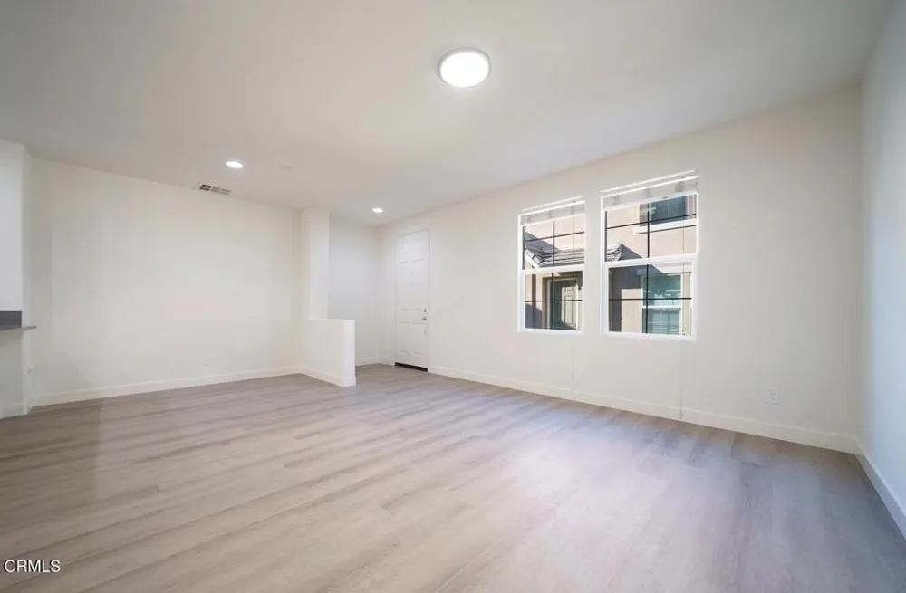 27285 Blue Spruce Place Valencia, CA 91354