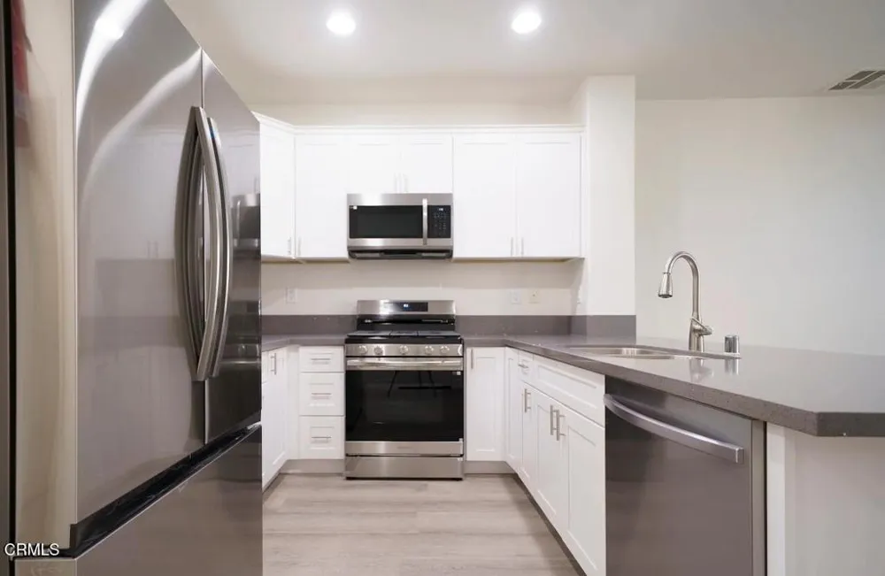 27285 Blue Spruce Place Valencia, CA 91354