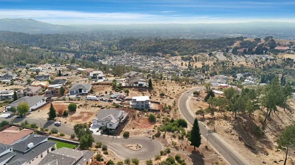 3742 Darlington Ct Santa Rosa, CA 95404