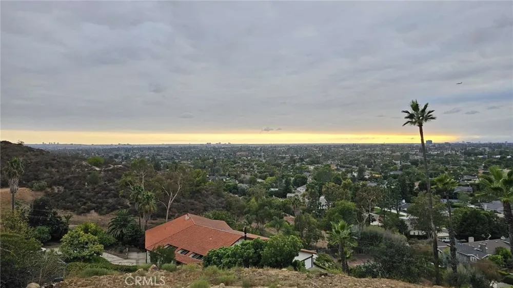 1822 Loma Roja Santa Ana, CA 92705