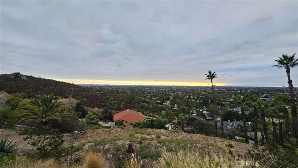 1822 Loma Roja Santa Ana, CA 92705