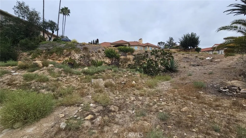 1822 Loma Roja Santa Ana, CA 92705