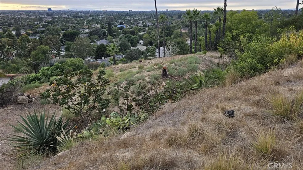 1822 Loma Roja Santa Ana, CA 92705