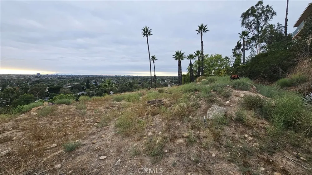 1822 Loma Roja Santa Ana, CA 92705