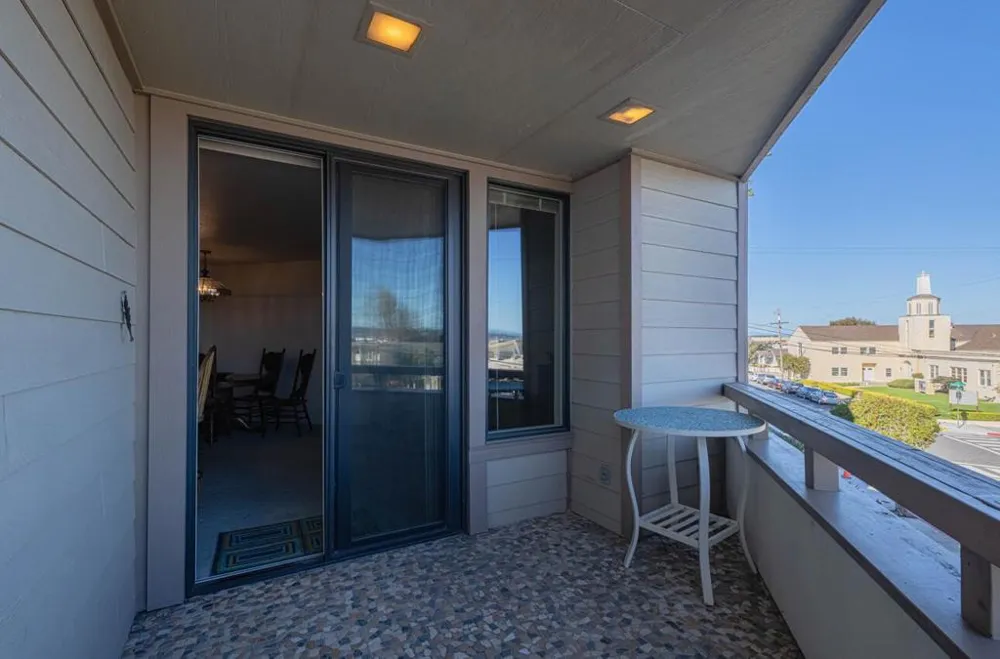 585 Hawthorne Street #103 Monterey, CA 93940