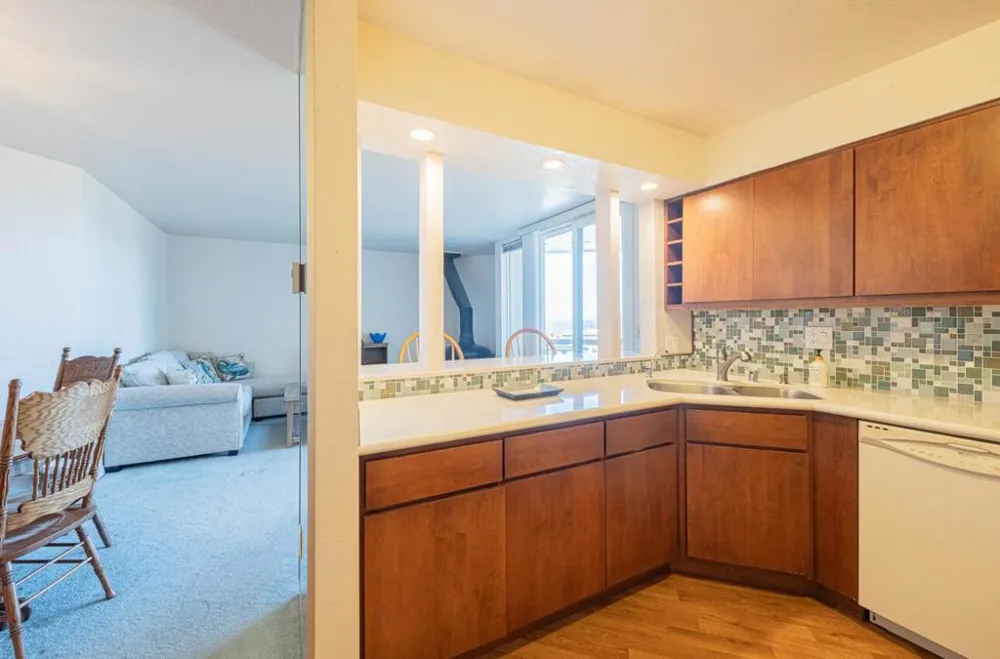 585 Hawthorne Street #103 Monterey, CA 93940