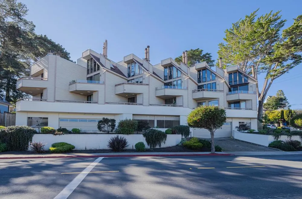 585 Hawthorne Street #103 Monterey, CA 93940