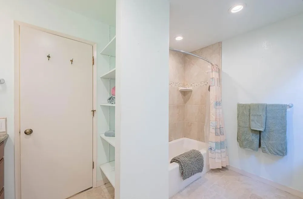 585 Hawthorne Street #103 Monterey, CA 93940