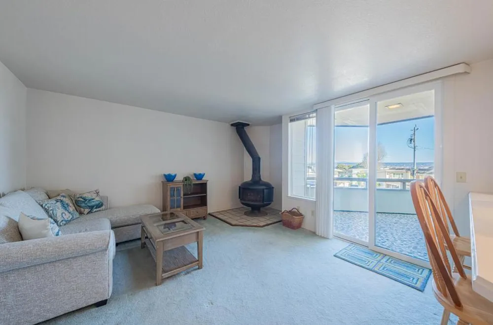 585 Hawthorne Street #103 Monterey, CA 93940