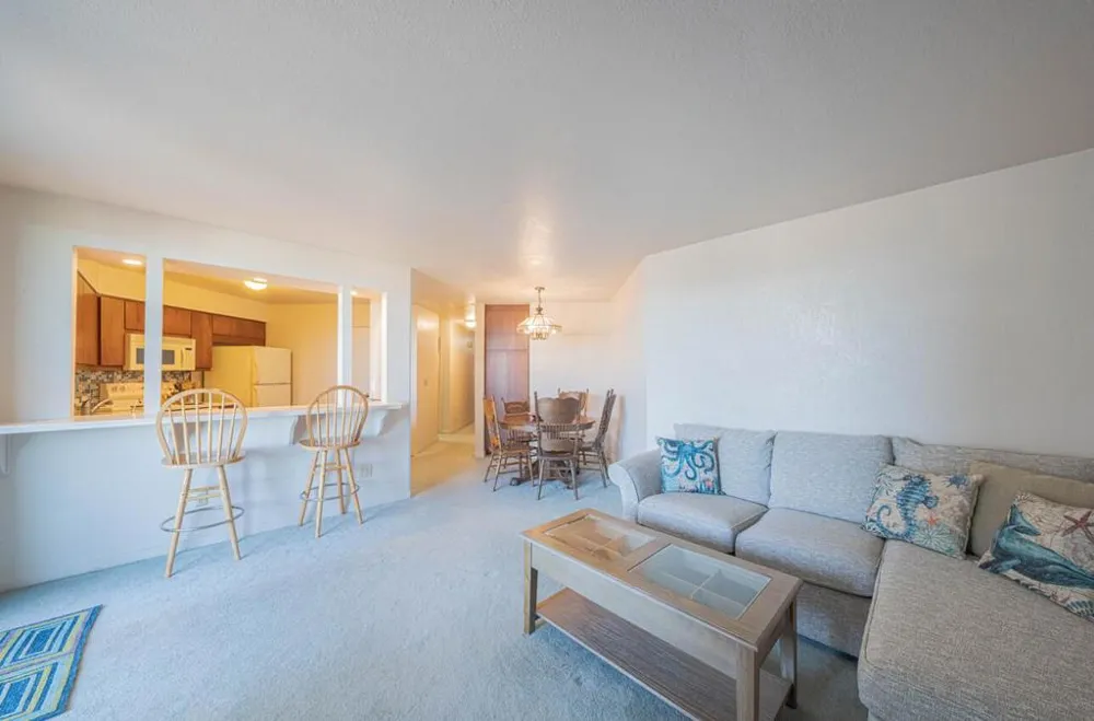585 Hawthorne Street #103 Monterey, CA 93940