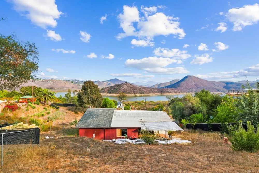 9703 Upas Escondido, CA 92029