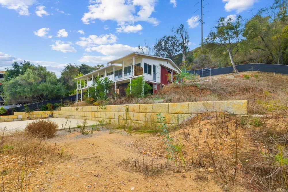 9703 Upas Escondido, CA 92029