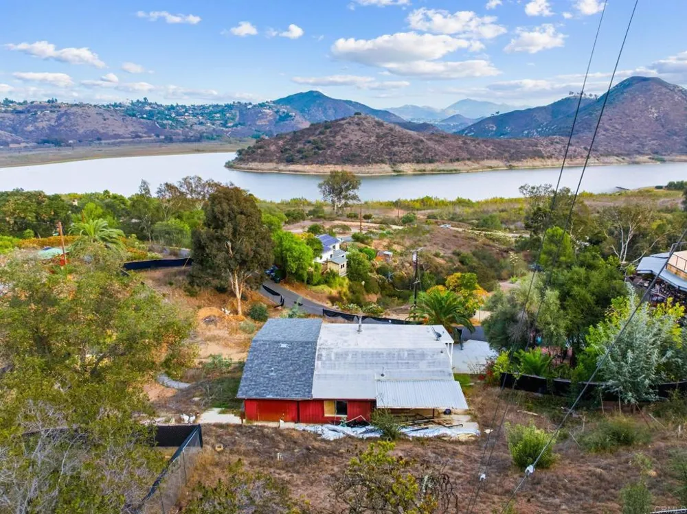 9703 Upas Escondido, CA 92029