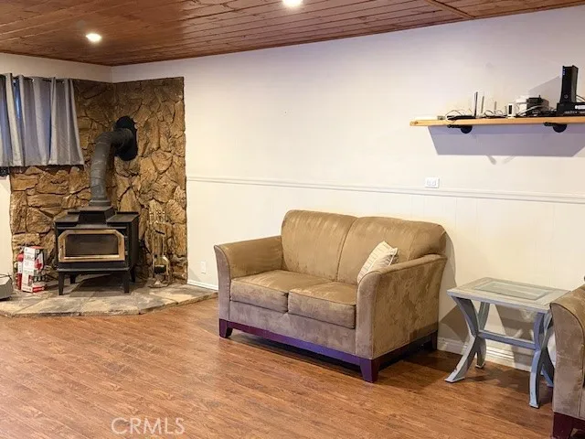 615 Ash Green Valley Lake, CA 92341