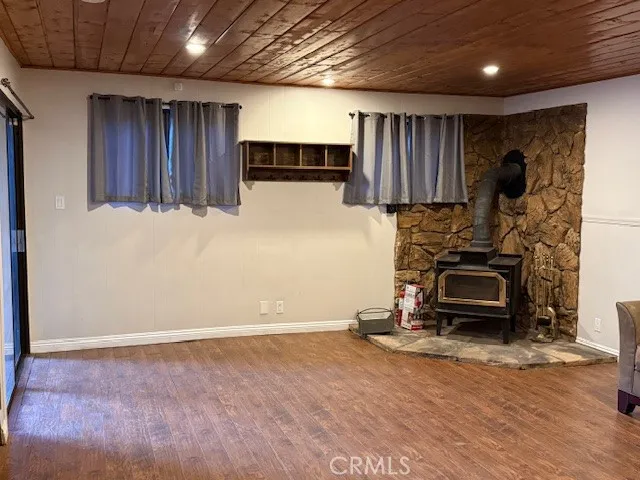615 Ash Green Valley Lake, CA 92341
