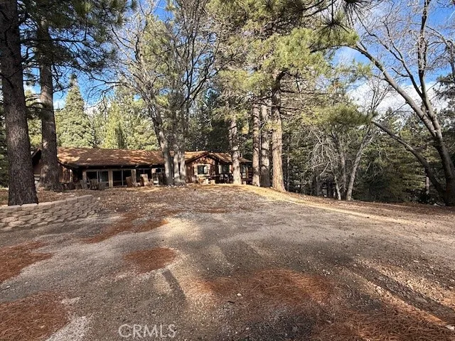 615 Ash Green Valley Lake, CA 92341