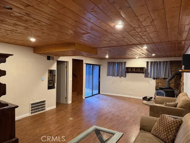 615 Ash Green Valley Lake, CA 92341