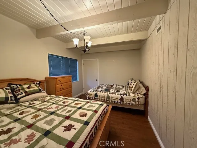 615 Ash Green Valley Lake, CA 92341