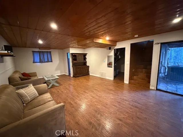 615 Ash Green Valley Lake, CA 92341