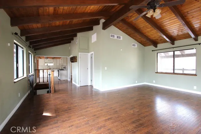 615 Ash Green Valley Lake, CA 92341