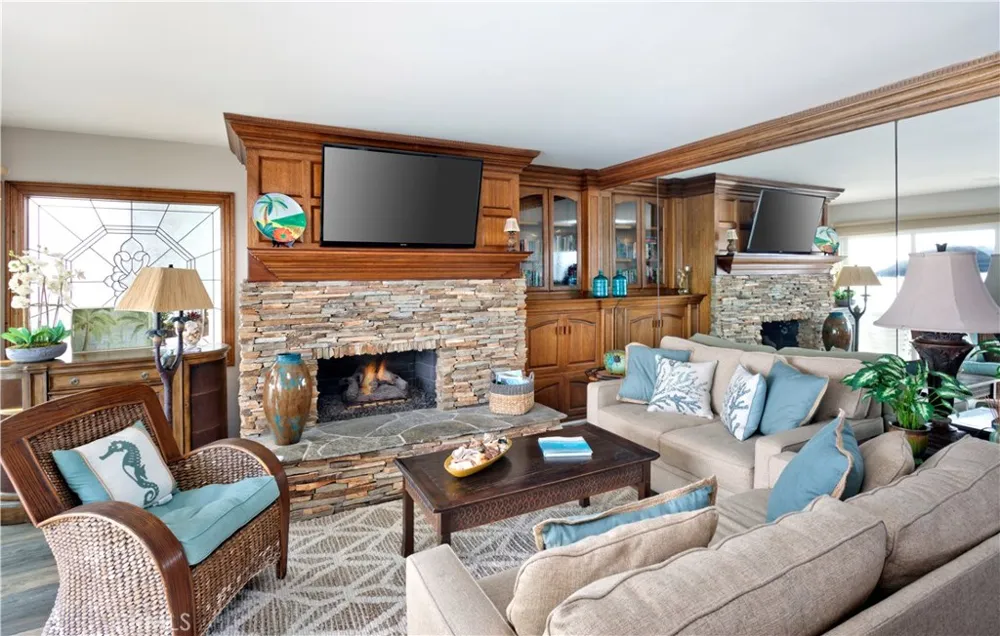 1249 Ocean Front #C Laguna Beach, CA 92651
