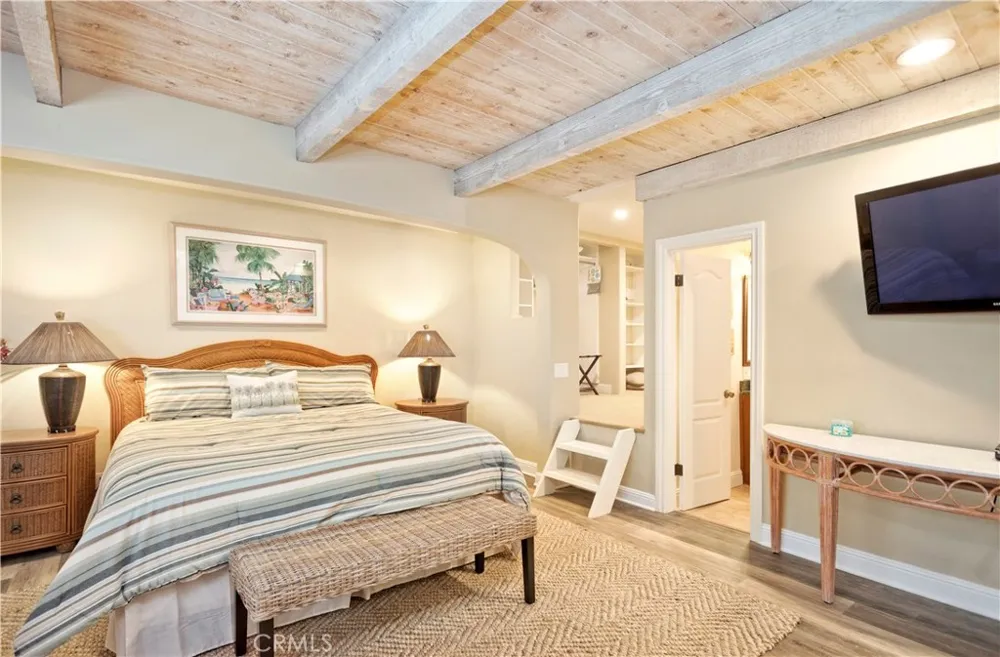 1249 Ocean Front #C Laguna Beach, CA 92651
