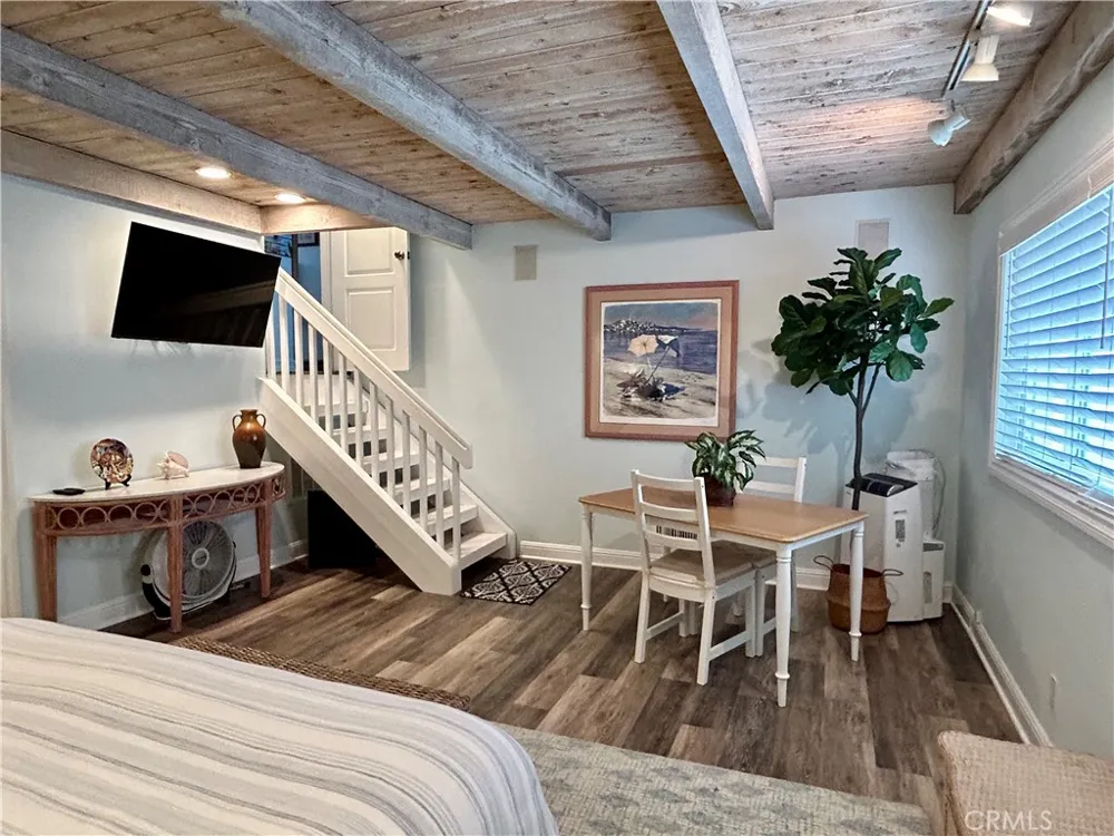 1249 Ocean Front #C Laguna Beach, CA 92651