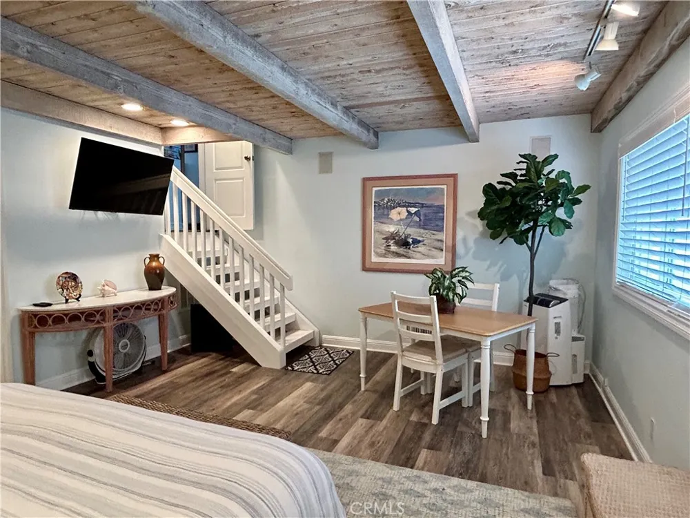 1249 Ocean Front #C Laguna Beach, CA 92651
