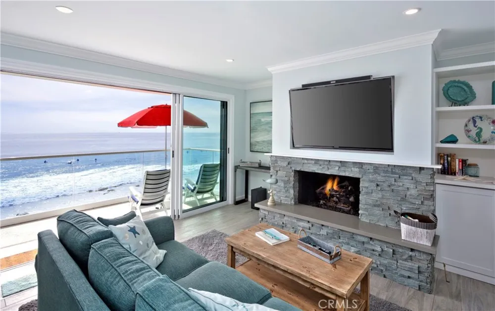 1249 Ocean Front #D Laguna Beach, CA 92651