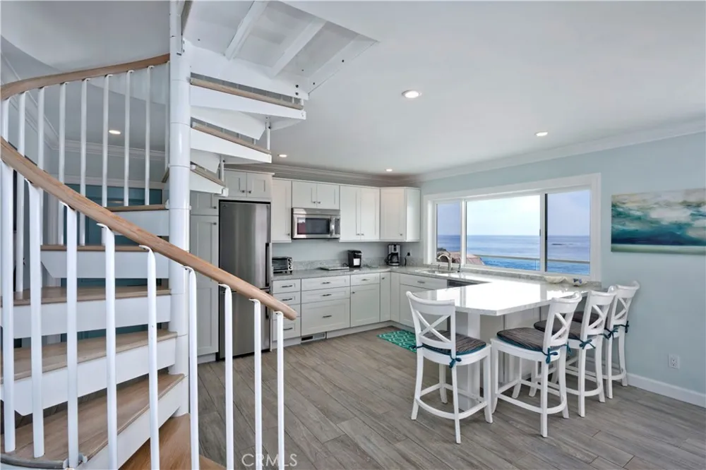 1249 Ocean Front #D Laguna Beach, CA 92651