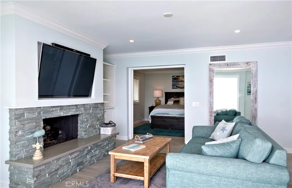 1249 Ocean Front #D Laguna Beach, CA 92651