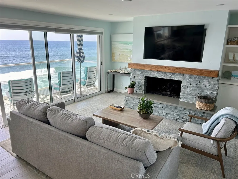 1249 Ocean Front #D Laguna Beach, CA 92651