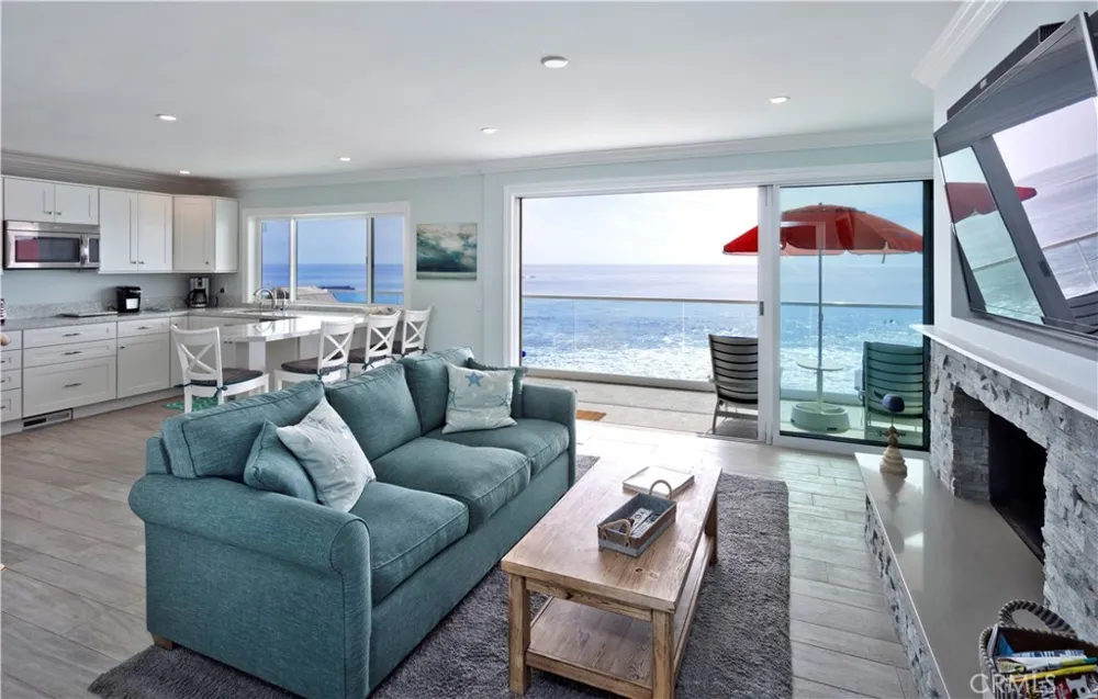 1249 Ocean Front #D Laguna Beach, CA 92651
