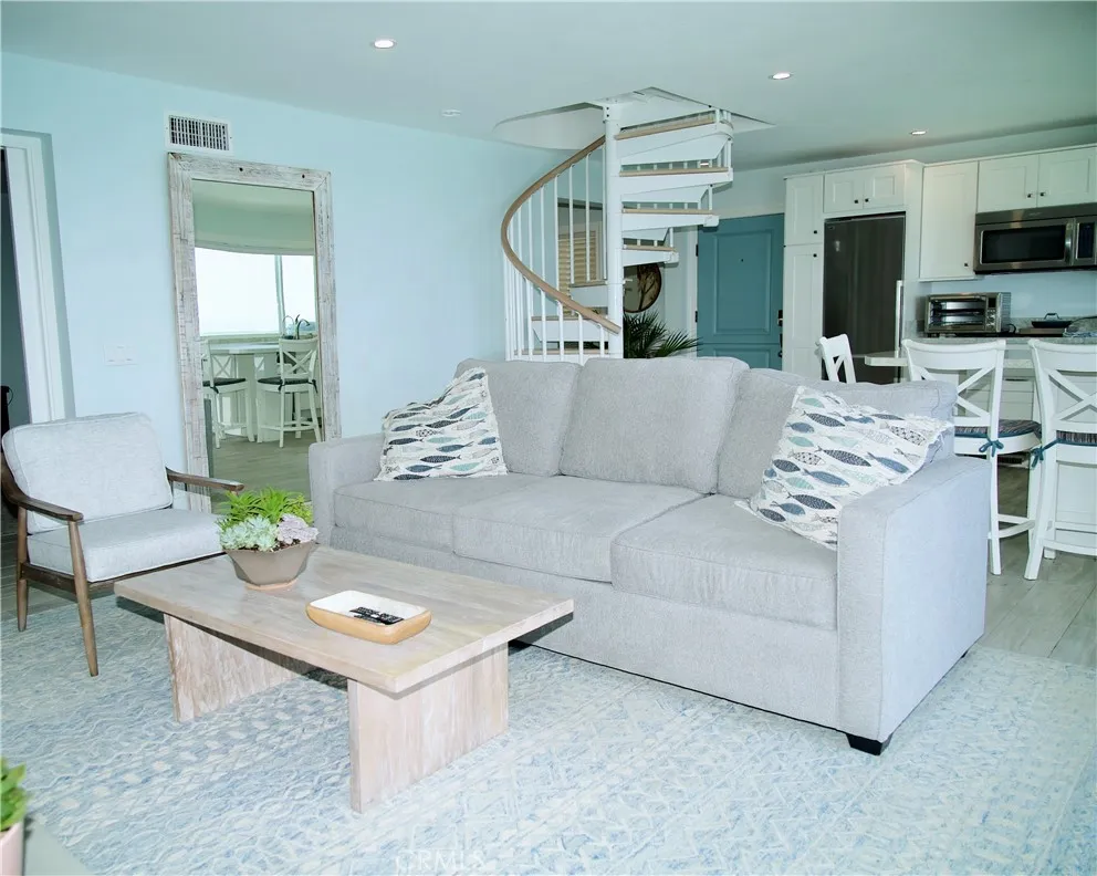 1249 Ocean Front #D Laguna Beach, CA 92651