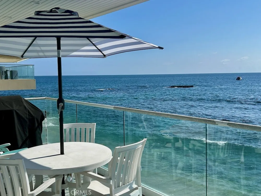 1249 Ocean Front #D Laguna Beach, CA 92651
