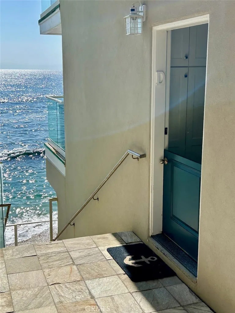 1249 Ocean Front #D Laguna Beach, CA 92651
