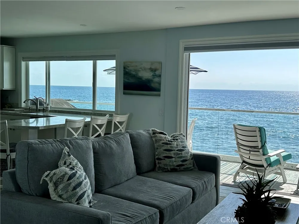 1249 Ocean Front #D Laguna Beach, CA 92651