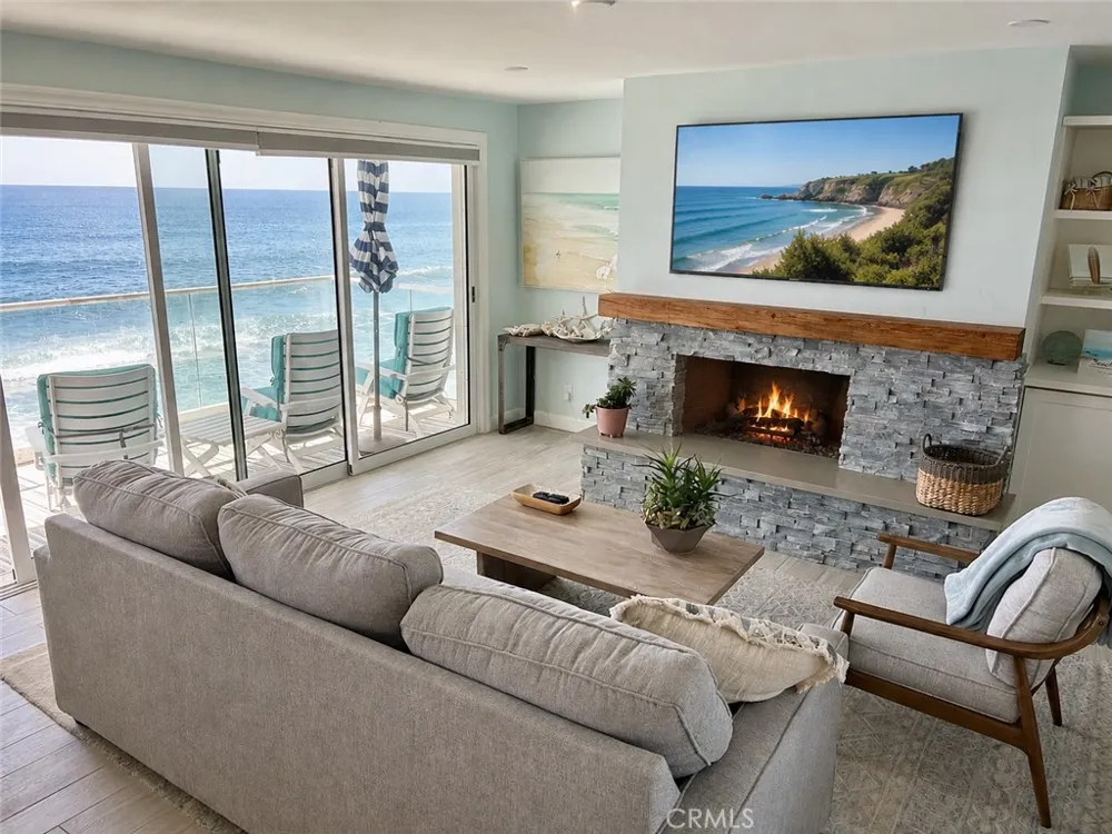 1249 Ocean Front #D Laguna Beach, CA 92651