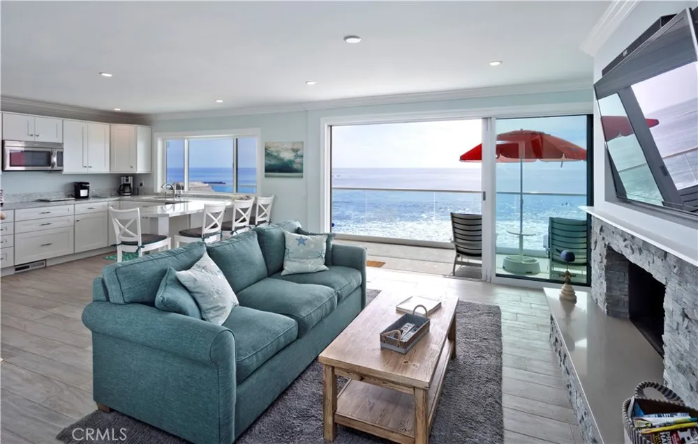 1249 Ocean Front #D Laguna Beach, CA 92651