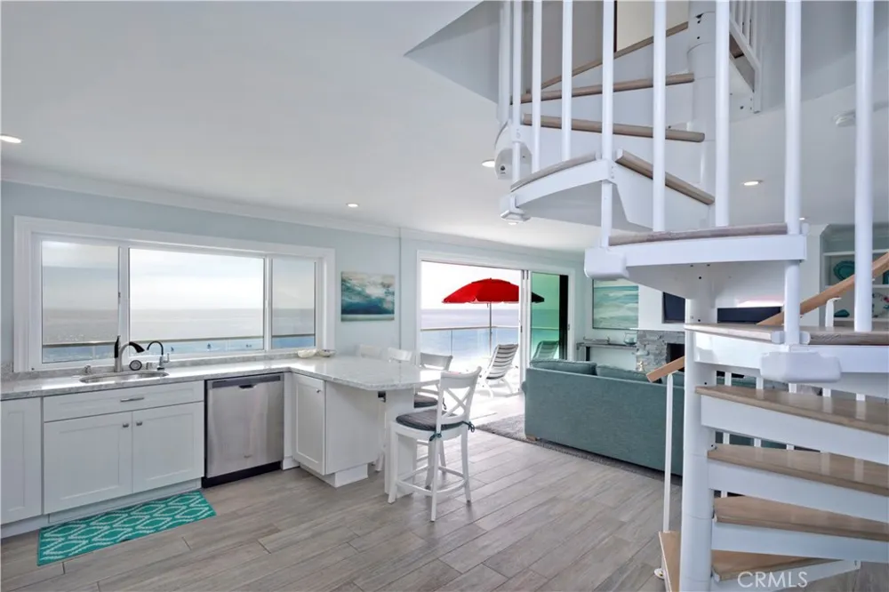 1249 Ocean Front #D Laguna Beach, CA 92651