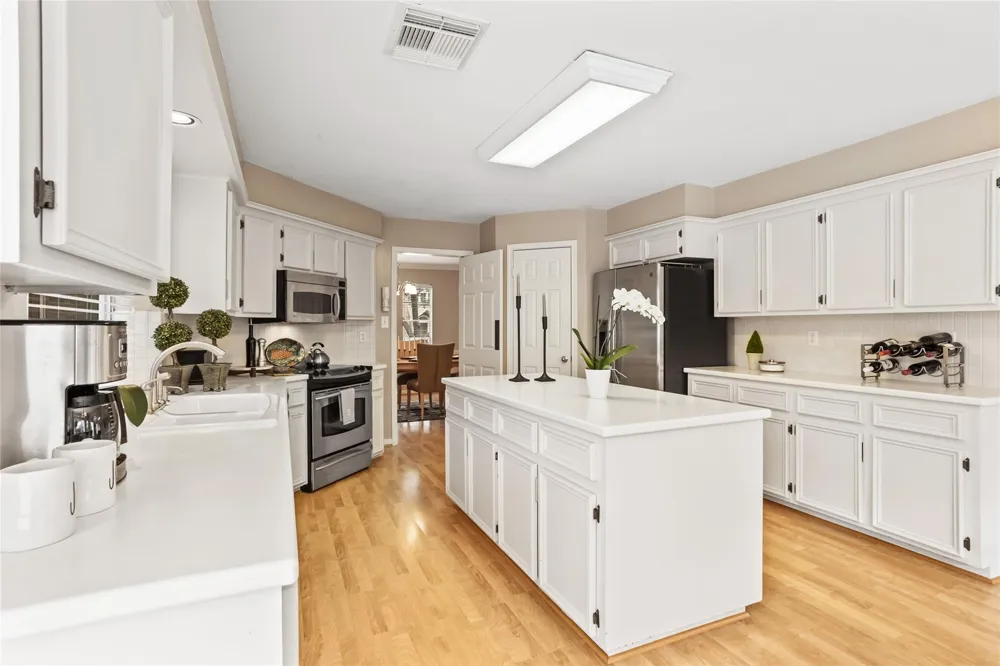 2005 Crescent Shore Drive League City, TX 77573