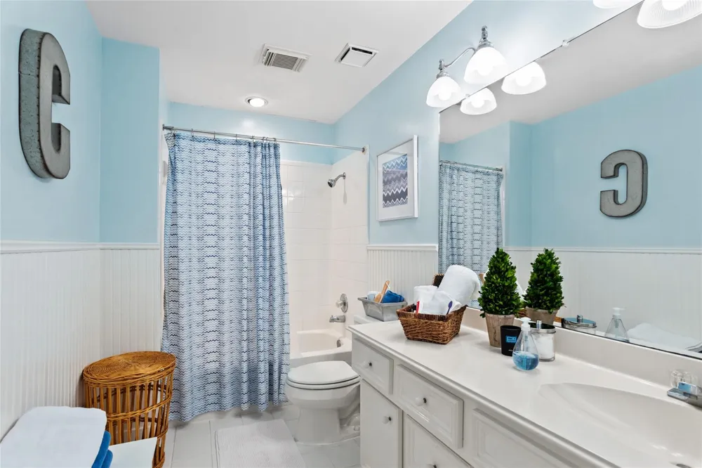 2005 Crescent Shore Drive League City, TX 77573