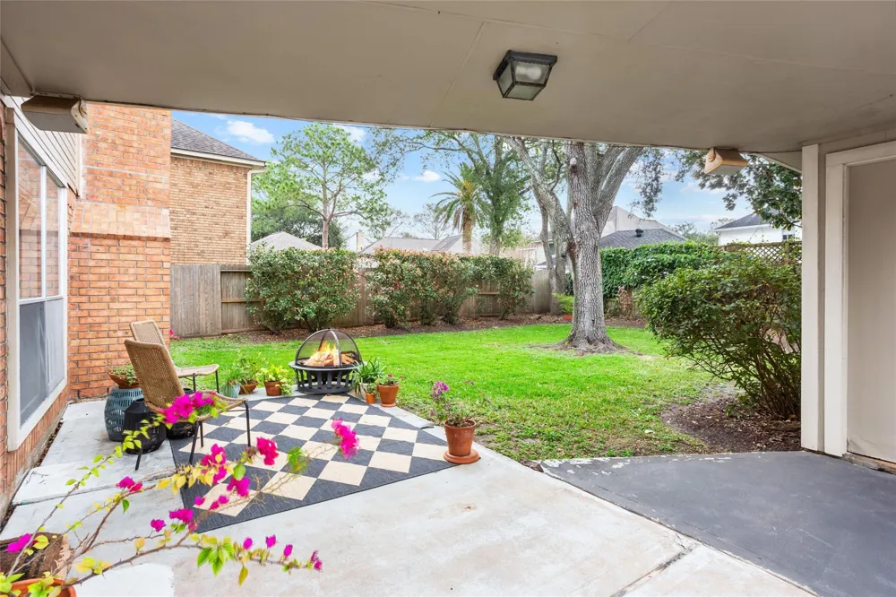 2005 Crescent Shore Drive League City, TX 77573