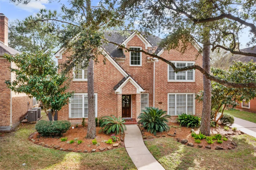 2005 Crescent Shore Drive League City, TX 77573