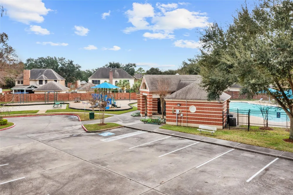 2005 Crescent Shore Drive League City, TX 77573