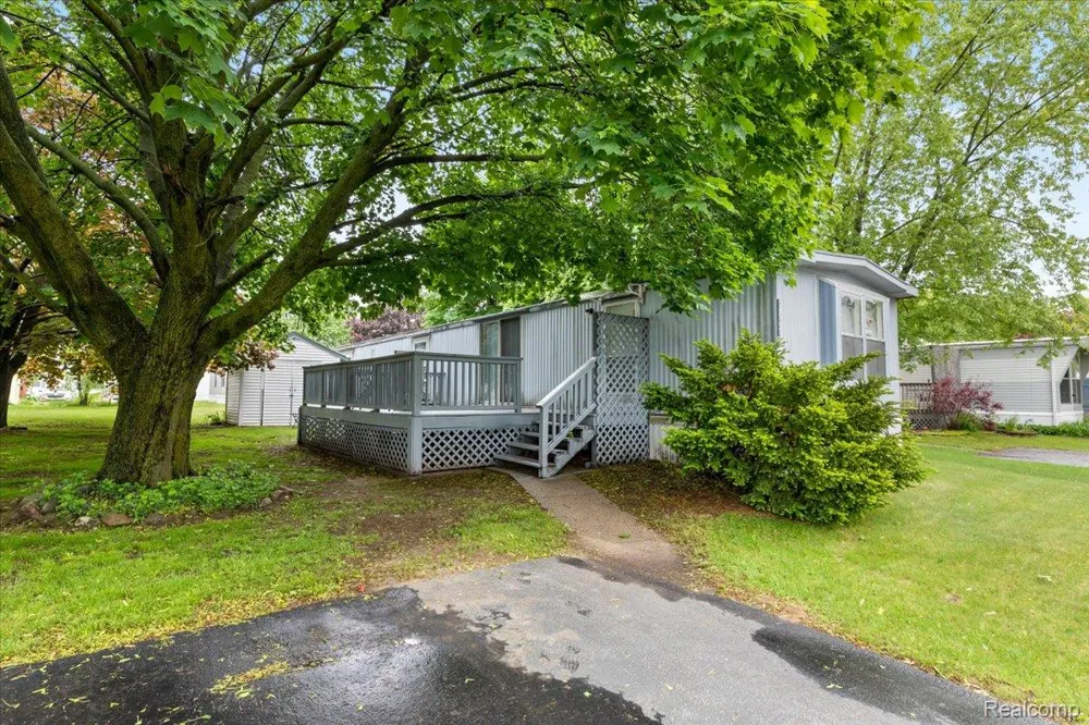 3723 Pinoak Street Brandon Charter Township, MI 48348
