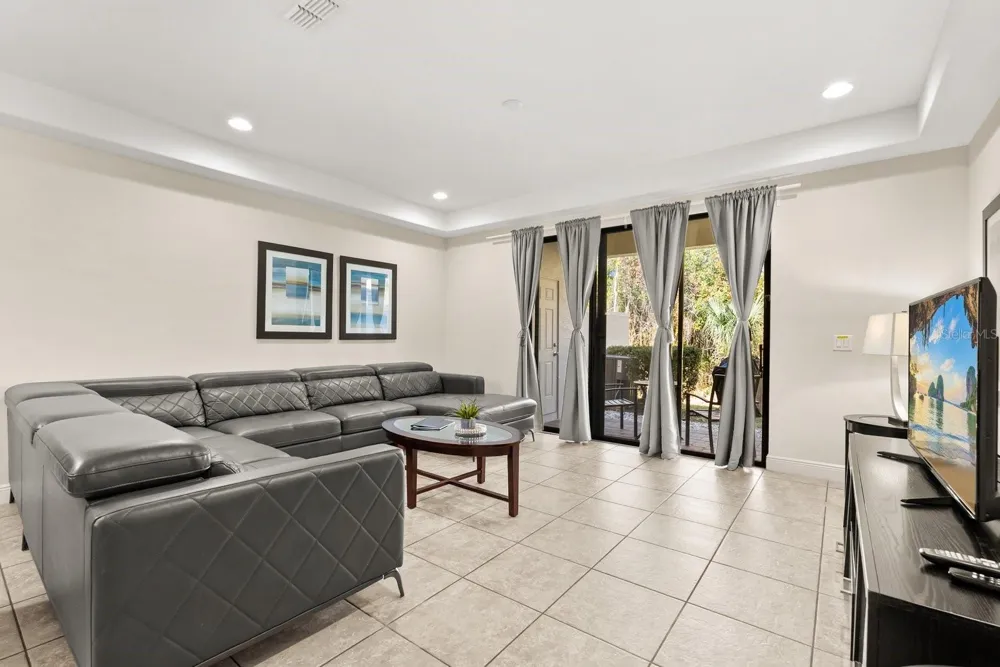 8193 ROSEVILLE BOULEVARD Davenport, FL 33896