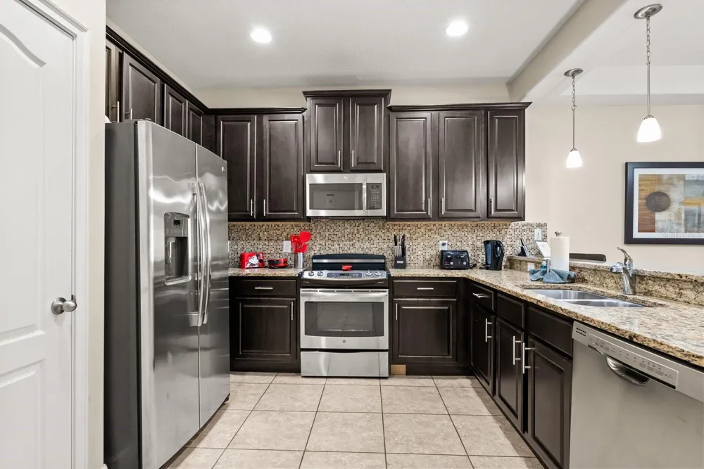 8193 ROSEVILLE BOULEVARD Davenport, FL 33896